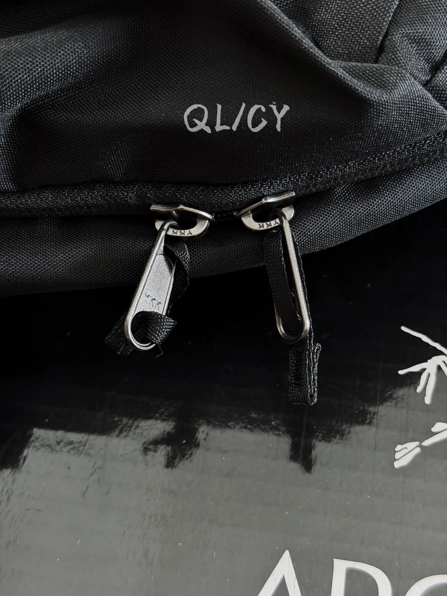k 22 Arcteryx Mantis 16L Lightweight Same Style （ ） New Arrival 16 ！！！ ，YKK ， ， ！ ！ ！ 。 ！ ！ ：Black ：45*26*21.7
